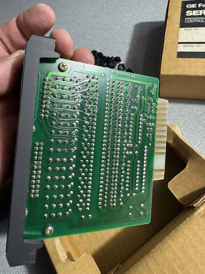 GE Fanuc IC610MDL106A 24VDC Input Module w/ LED Indicators – 16 Circuits – - Image 3 of 3