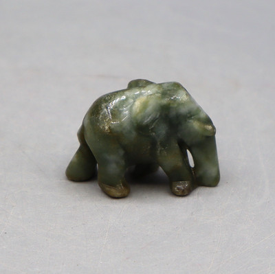 Wunderschöner Elefant aus Jade ca. 37,5 x 26 mm  Edelstein Elephant  c6