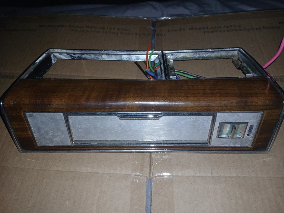 Cinzeiro interruptor janela traseira direita 1980-1985 Cadillac Deville Fleetwood Brougham - Imagem 4 de 4