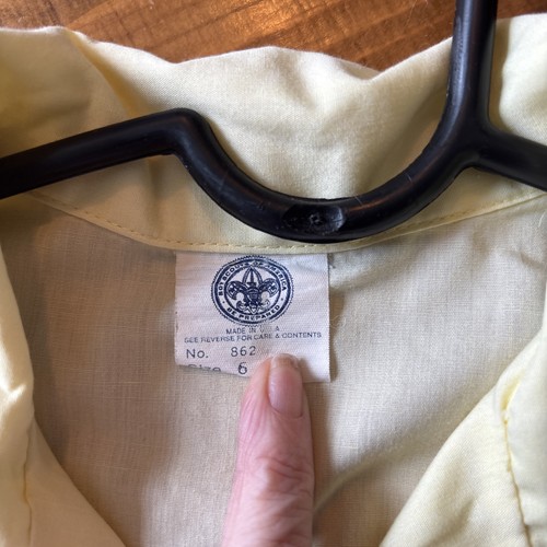 Boy Scouts BSA Uniform Shirt WOMEN Size 6Short Sleeve Pockets VTG Patches Yellow - Picture 6 of 6