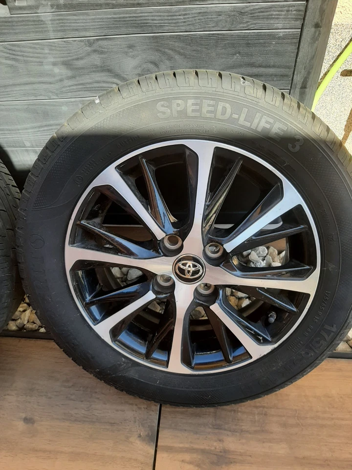 4× Original Toyota Yaris Alufelgen mit Sommerreifen 175/65 R 15 H Gebr. - Bild 2 von 4
