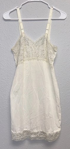 Vintage VTG Ivory Lace Scallop Slip Dress Nightgown 30 Small Adjust Straps Slit - Picture 2 of 8