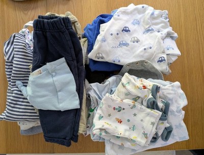 Babykleidung 3-6 Monate großes Paket 30+ Artikel guter Zustand (M&S, Tu und andere)