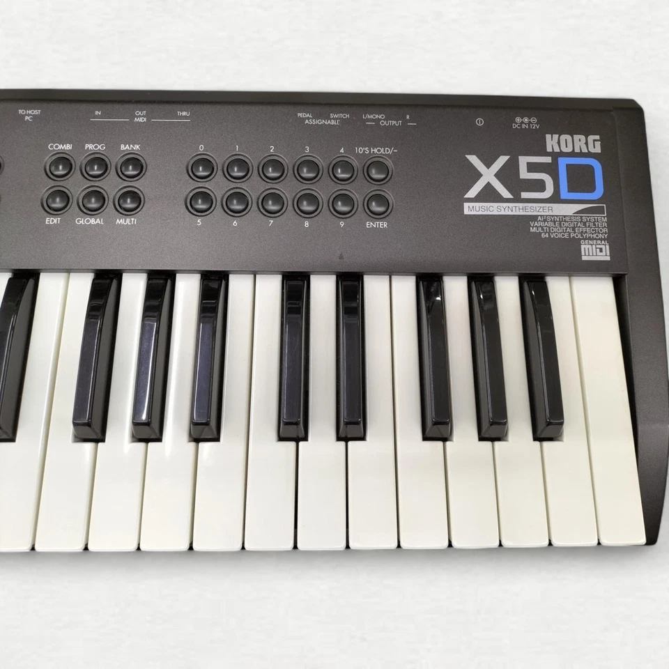 KORG X5D Keyboard Synthesizer 61 Key Synth Built-in Effects Digital 8MB - Image 2 of 4