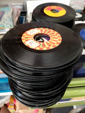 LOTTO DI 100  DISCHI A 45 GIRI ANNI '60/70 VARI GENERI PRIVI DI COPERTINA-G