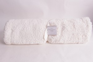 Nwt Pottery Barn Sherpa Centerpiece Table Runner Ivory 22x60 Table