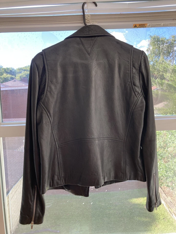 Chaqueta Reformation x VEDA Cuero Malo Moto Motociclista Cremallera Frontal Talla S Usada en Excelente Condición Foto 3 de 4