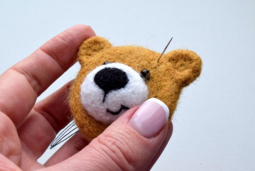 Kit de fieltro para principiantes broche de oso hágalo usted mismo kit artesanal suministros de fieltro - Imagen 2 de 10