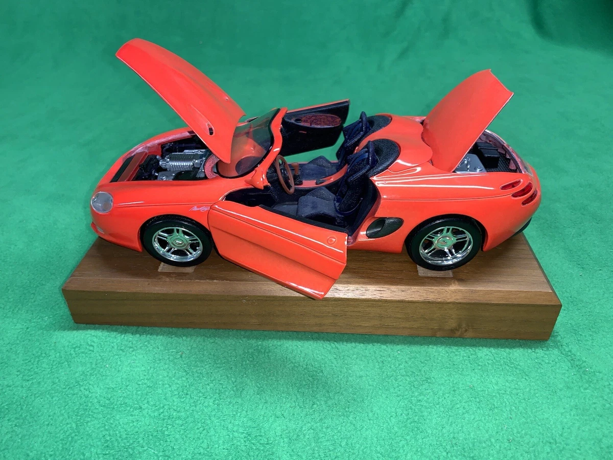 Maisto Models 1/18 Scale Ford Mustang Mach III Prototype Red