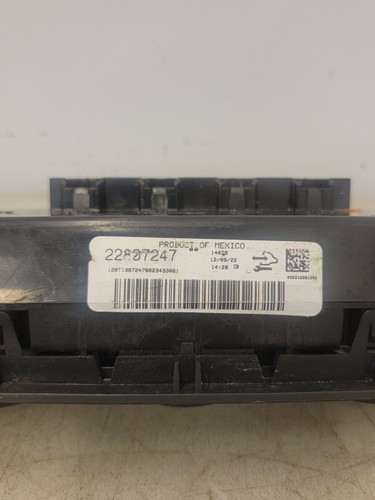 GMC & Chevy Climate Control Module Panel HVAC AC Dash Head Switch 22807247 - OEM - Picture 8 of 19