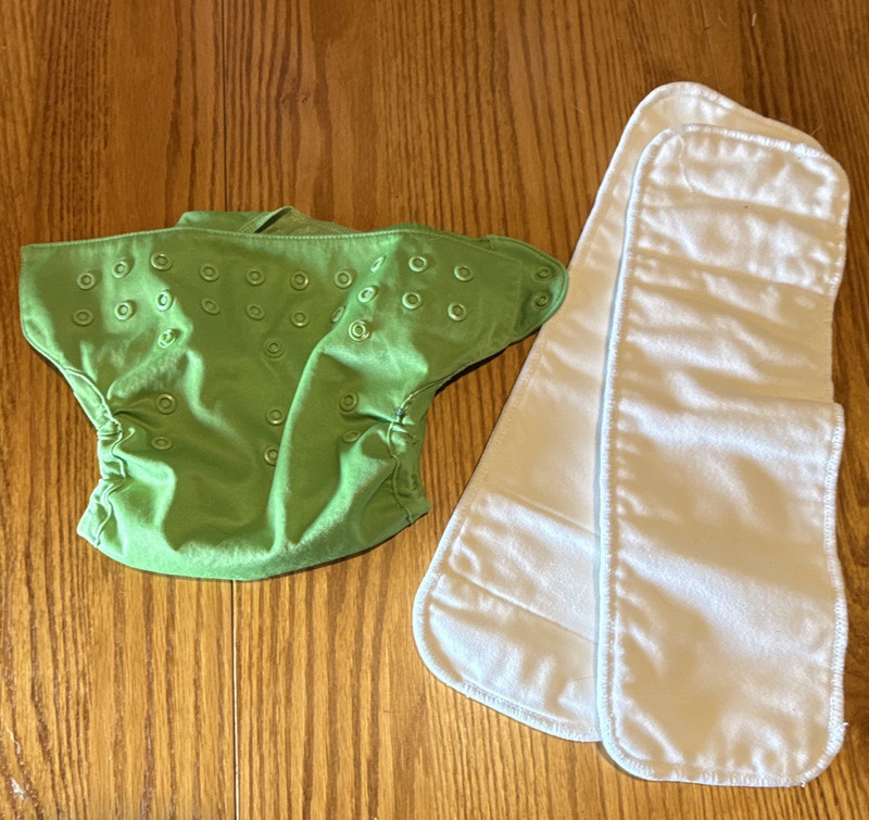bumGenius Green Snap Cloth Diaper Cover w/ White Inserts Polyester Pre-Owned