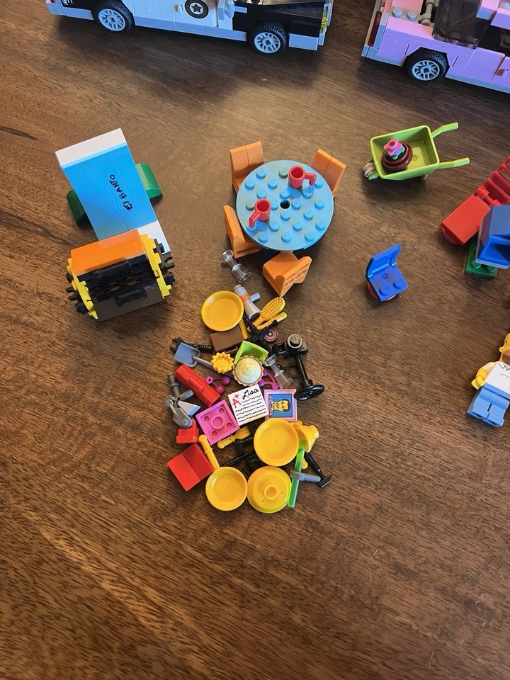 LEGO Simpson дом построен набор #71006 с дополнительными фигурками и аксессуарами без коробки - Изображение 3 из 4