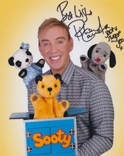 Richard Cadell HAND Signed 8x10 Photo, Autograph, Sooty, Sweep, Soo (C)