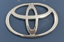 2004-2006 Toyota Sienna Front Hood Emblem Oem 75314-ae010 2004-2006 Toyota Sienna Front Hood Emblem Oem 75314-ae010
