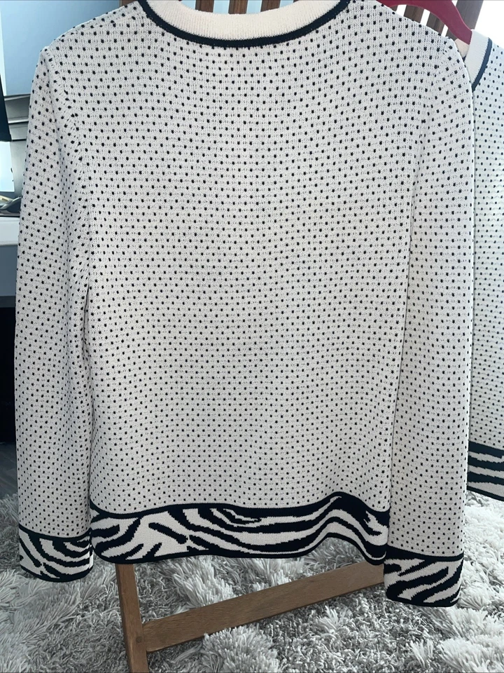 St John Knits Sweater Set, pre-loved💕Sz P - Image 4 of 4