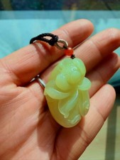 Zertifizierter Hetian Jade Anhänger gelbe Blume handgeschnitzt 和田玉新疆黄口
