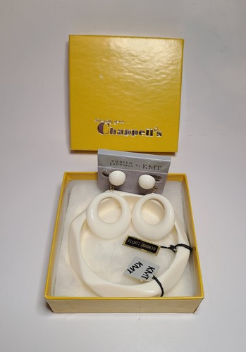 Vtg NWT KMT Genuine Lucite Earrings + 5" Bangle Bracelet Pastel White -Off White - Picture 2 of 7