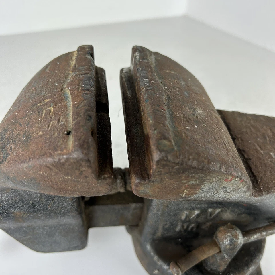 Cast Iron Vise 4" Steel Jaw MV #4 Anvil Back Swivel 6" Throat Bench Top - Image 3 of 4