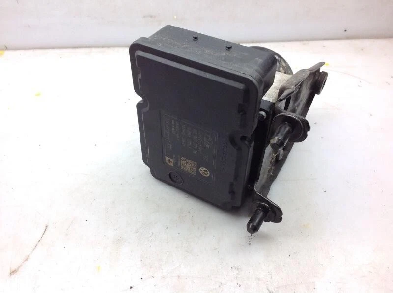 2013-2015 Volkswagen Passat Anti-Lock Brake Pump Control ABS Module Assembly - Imagem 2 de 4