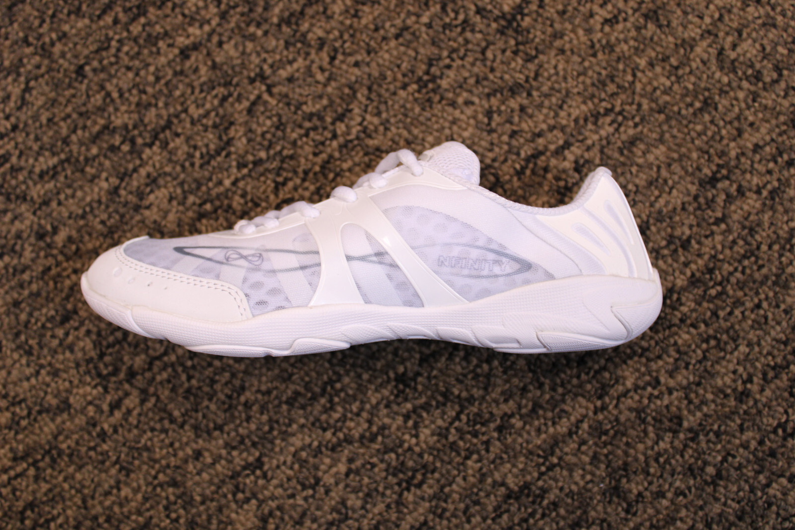 New Nfinity Vengeance Womens Cheer Shoes Size 7.5 with Case WHITE eBay