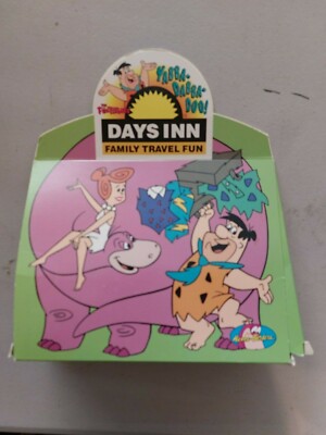 VINTAGE The Flintstones 1994 Days Inn Family Travel Kit - Green