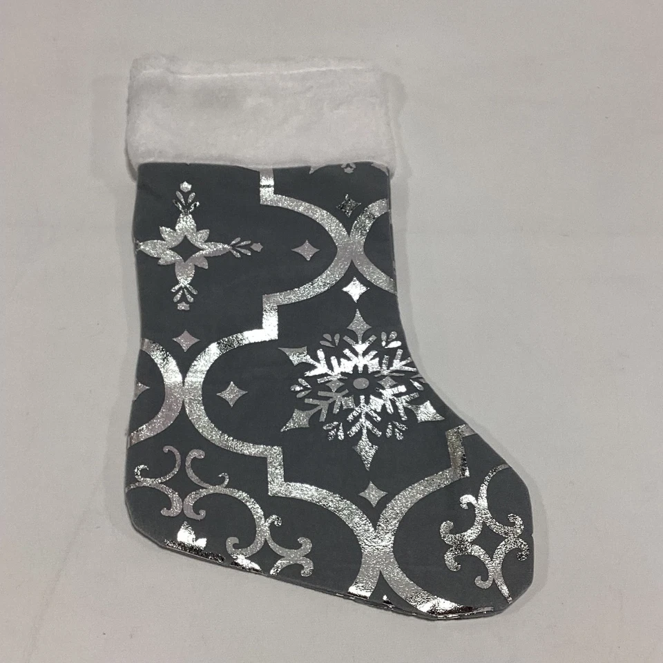 Grey Christmas Tree Skirt And Winter Stockings Set NEW - Image 3 of 4