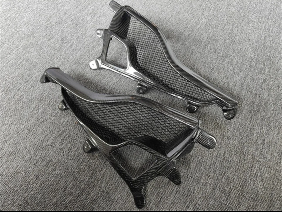 Carbon Fiber Rear Fog Light Diffuser Surround For Ferrari 458 Italia Spider - Imagen 4 de 4