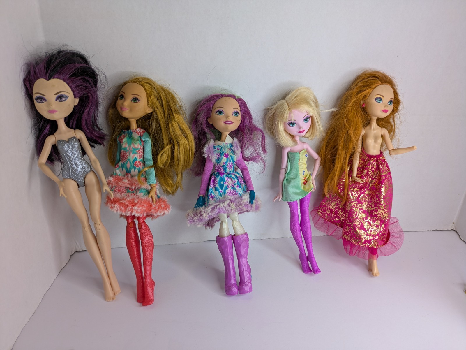 Incomplete Missing Shoes/accessories Read