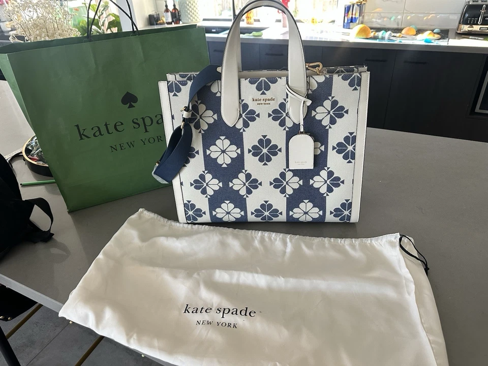 Kate Spade New York Manhattan Spade Flower Jacquard Large T - image 4 of 4