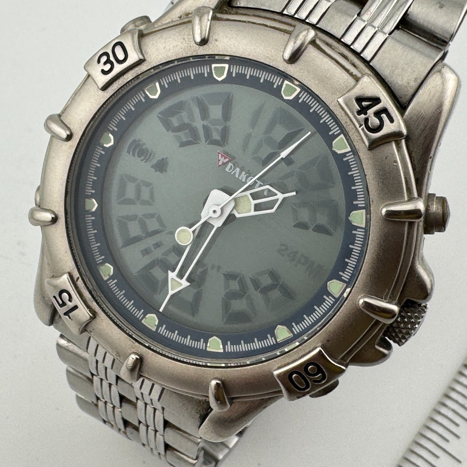 Dakota Reloj Digital Analógico Hombre Plateado Bisel Giratorio Cronógrafo Batería Nueva 7.5"