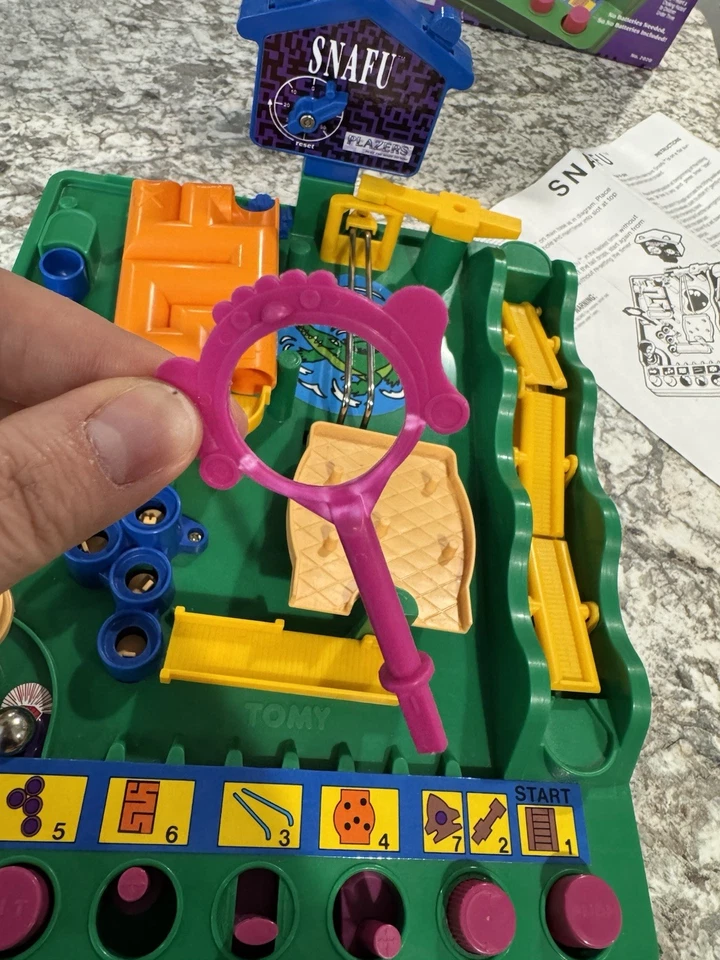 VINTAGE Snafu Tomy Screwball Scramble Run Yourself Ragged Marble Maze - Image 4 of 4