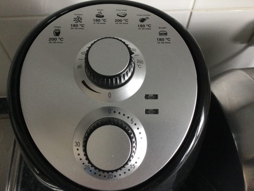 Space-Saving Air Fryer - 200°C Adjustable Temp & Removable Rack for Quick Meals - Picture 4 of 12