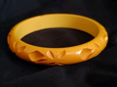 Bakelite Butterscotch Hand Carved Vintage Early Plastic Unsigned 2.5'' Diameter