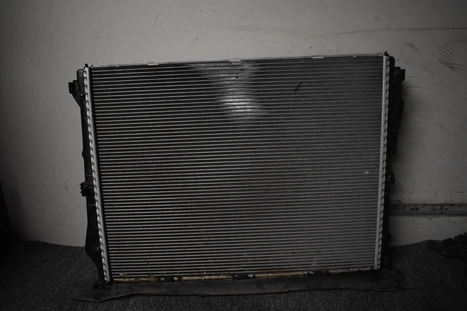 Mercedes Benz GLC 43 AMG 2017-2019 4Matic radiador fabricante original de fábrica Foto 4 de 4