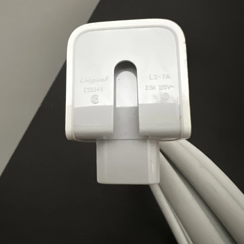 White Longwell Original Apple LS-7A 2.5A 125V 3-Prong AC Power Cord 55349 - Image 2 of 2