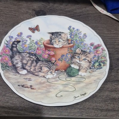 Royal Albert Bone China Teller ''Cats At Play'' KITTEN CAPERS