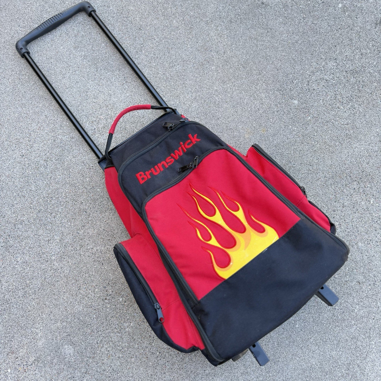 Brunswick Embroidered Flame Rolling Bowling Ball Bag Black r