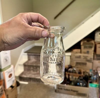 Chestnut Farms Chevy Chase Dairy Washington DC Emb 1/2 Pt Milk Bottle 1950 Nice