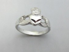 SIZE 9 14KT WHITE GOLD PLATED CELTIC IRISH CLADDAGH RING