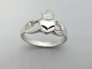 Authentic SIZE 9 14KT WHITE GOLD PLATED CELTIC IRISH CLADDAGH RING
