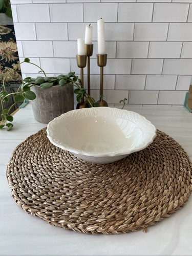 Canonsburg Pottery American Traditional 8 5/8" Round Vegetable Bowl USA Ivory - Picture 2 of 7