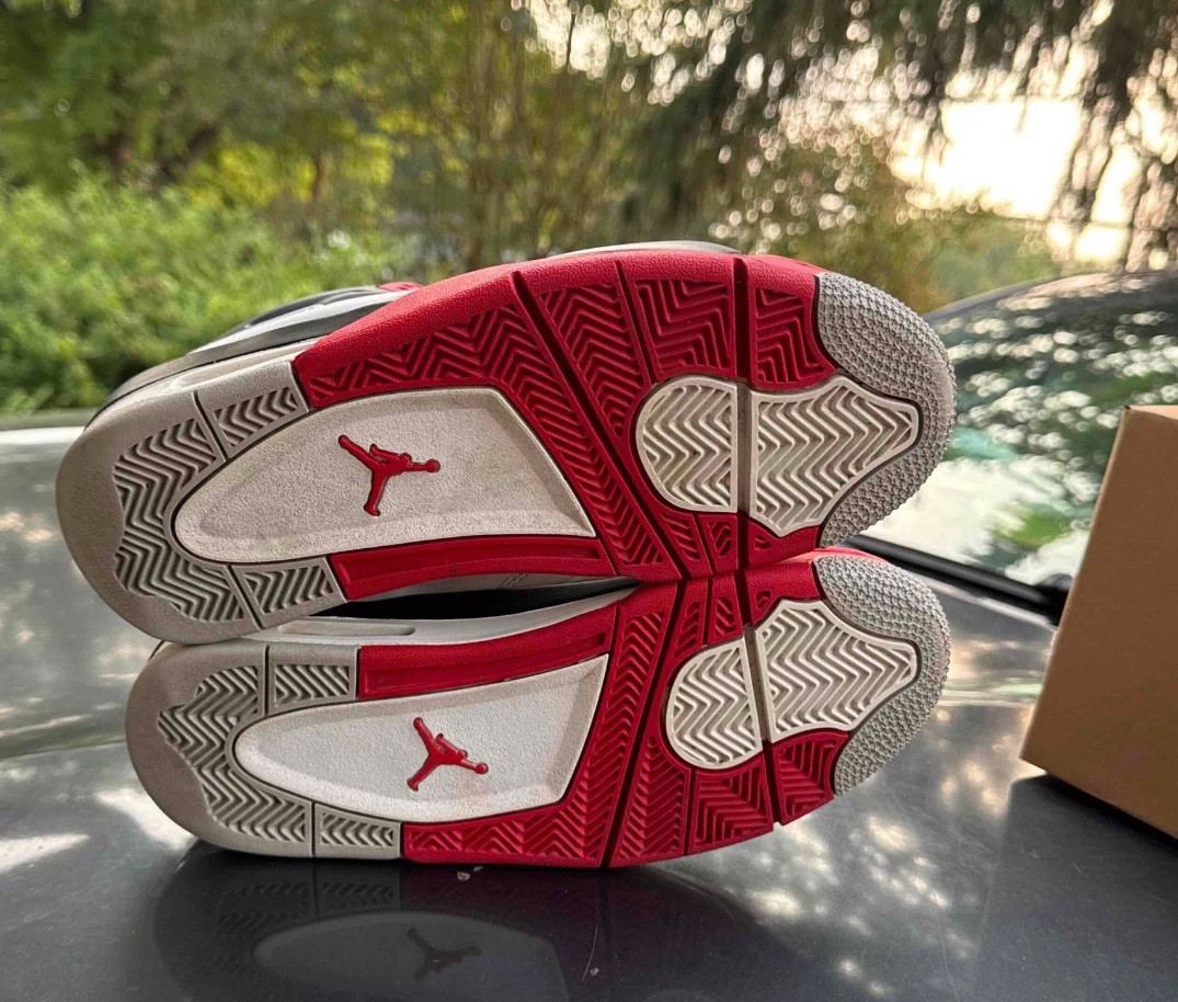 シューズ(男性用) AIR JORDAN 4 RETRO GS FIRE RED Air Jordan 4 Retro GS Fire Red 2020 Size 6.5Y White Black Tech