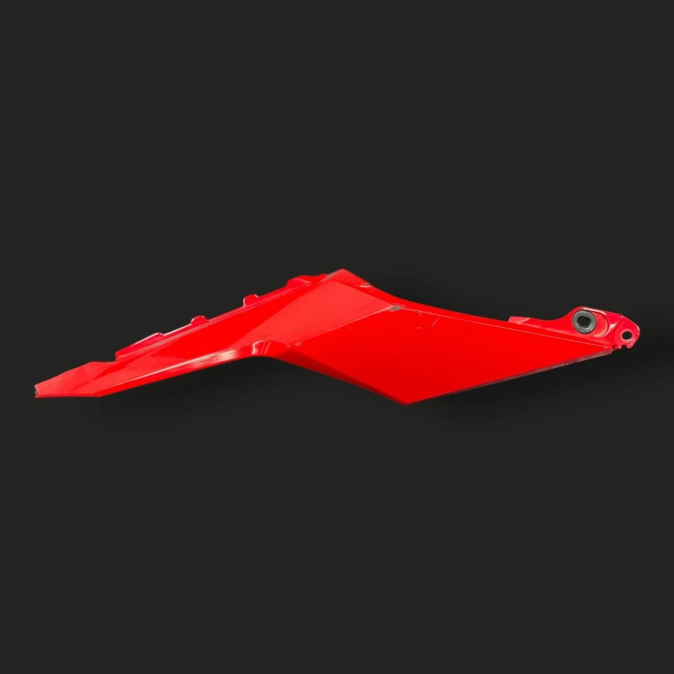 Cubierta de asiento trasero derecho Honda CB500F 2016-2018 OEM 77241-MJW-J000 Foto 4 de 4