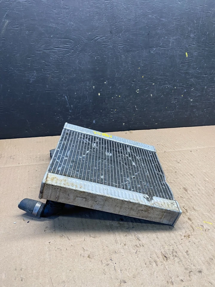 BMW 750I G12 2016 2022 4,4 L radiador enfriador de aceite auxiliar delantero derecho OEM M6652 Foto 3 de 4