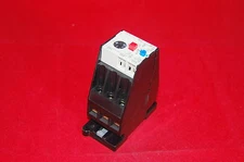 ONE NEW IN BOX FITS 3UA5900-2M THERMAL OVERLOAD Relay 32-45A