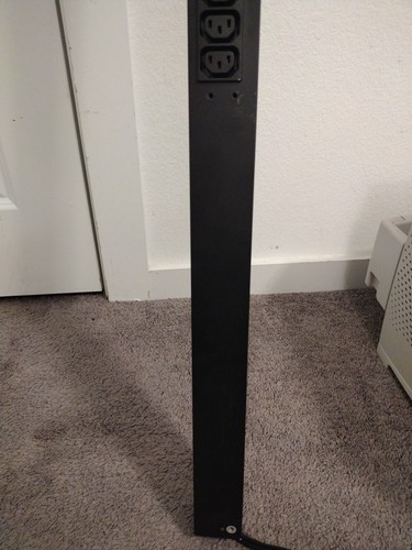 Dell Basic Rack Power Distribution Module (PDU) DELLB0008 - 2C9MC - 200–240 VAC - Picture 4 of 8