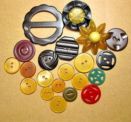 Vintage Lot Bakelite/Celluloid/Casein Buttons & 1 Buckle Pattern,Flower,Star