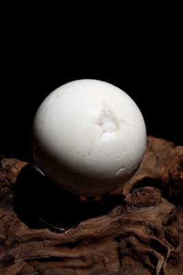 Weiße Achat Kugel Sphere   5,6 cm Mineral Kristall 