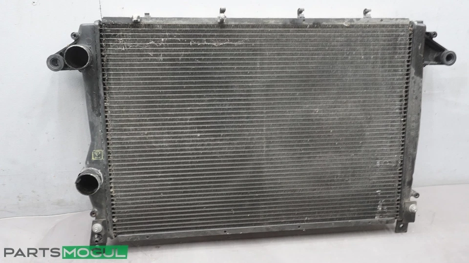 Radiador de refrigeração do motor 2005-2007 Maserati Quattroporte M139 000223561 fabricante de equipamento original - Imagem 2 de 4