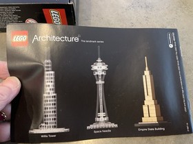 LEGO ARCHITECTURE 21002 Empire State Building Not Sure If Complete